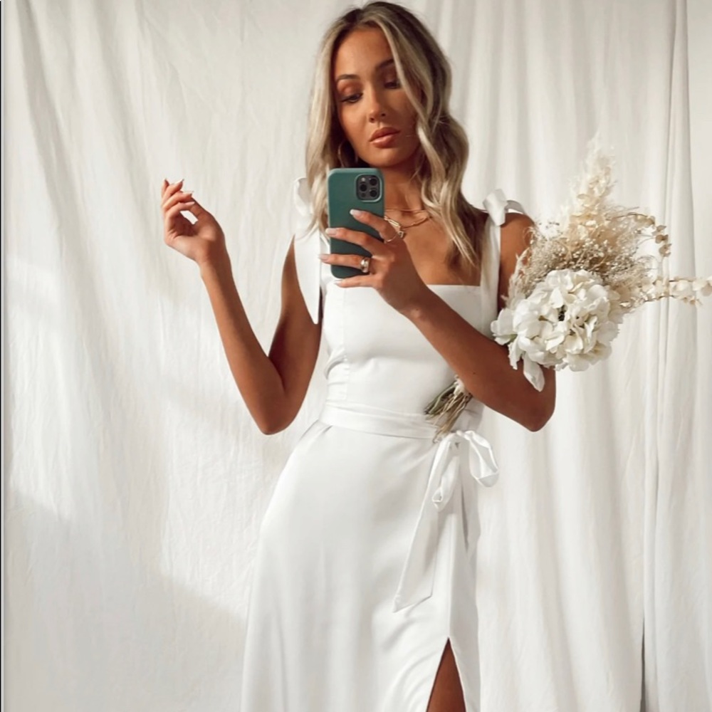 Show Me Your MuMu White Midi Dress